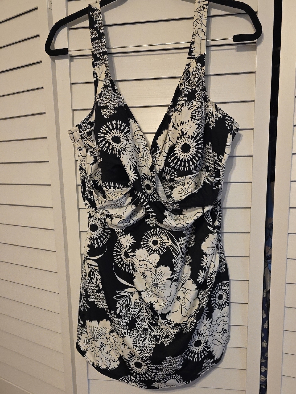 Plus Size White/Black Floral Swimsuit - Size 22W
